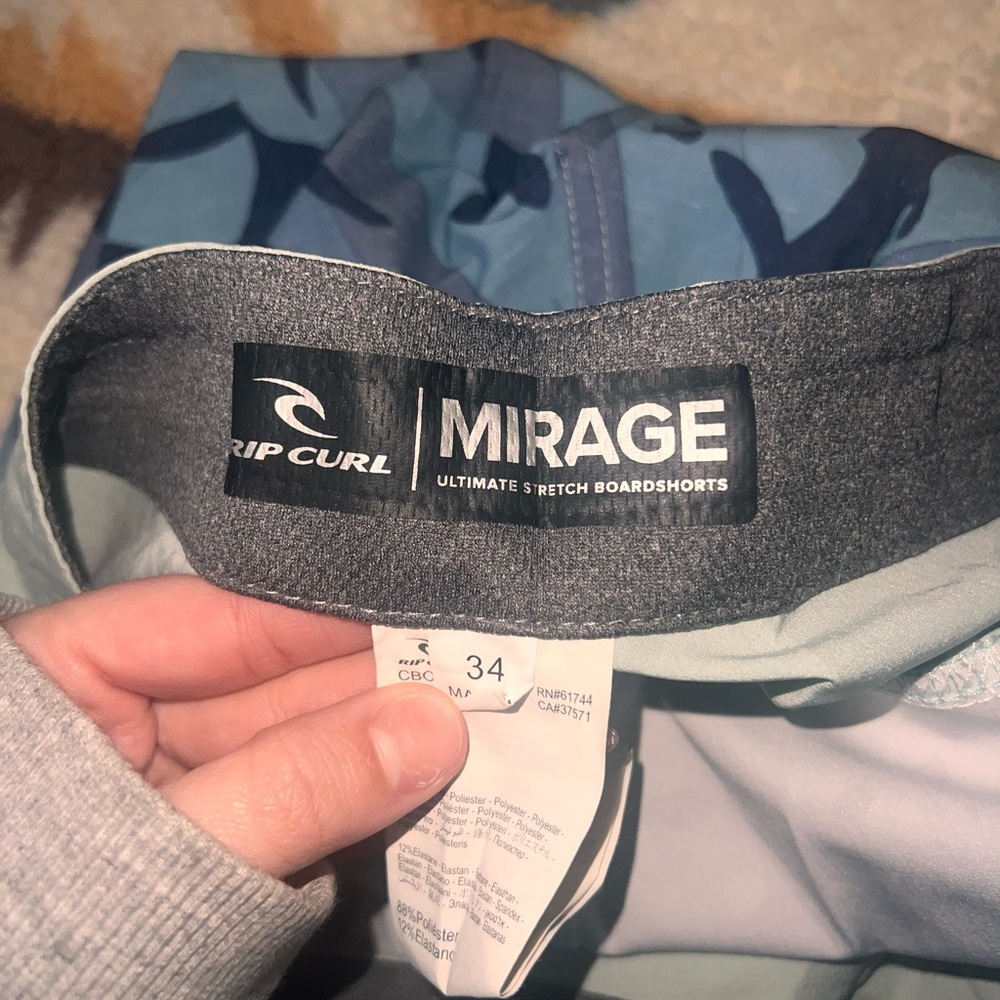 Ripcurl mirage board shorts - Picture 5 of 5
